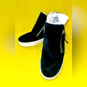 Steve Madden Caliber Women's Suede Faux Shearling-Trim Wedgie Sneaker - Size 8